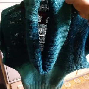 Short sleeve sweater